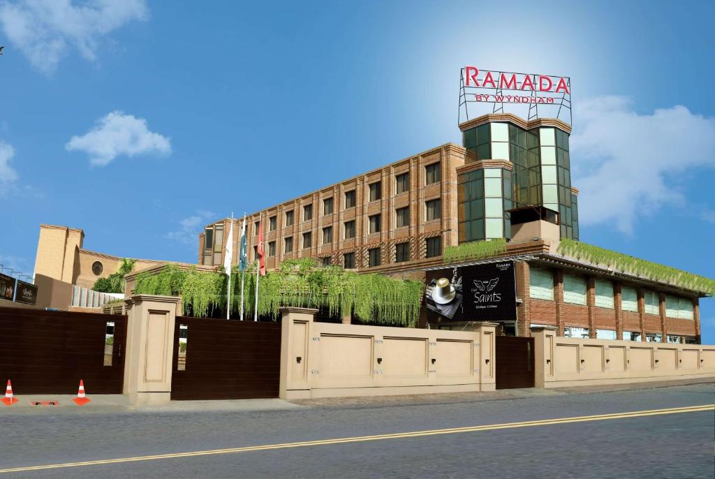 Book hotel in Multan